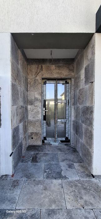 Pun gresie faianta dimensiuni mari, hidroizolatii profesionale.