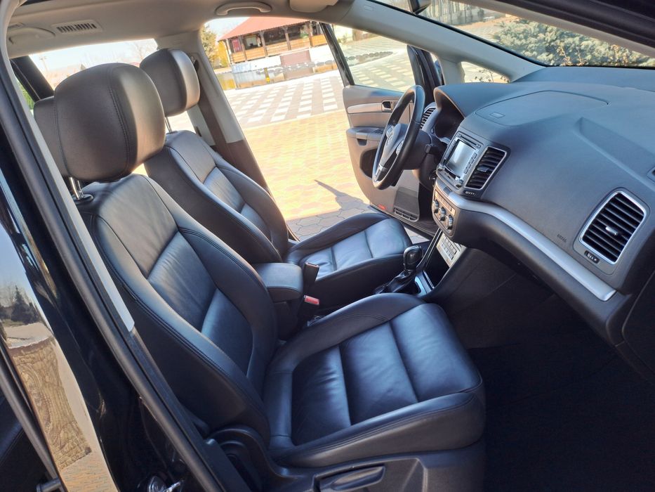 Volkswagen Sharan 2.0 TDI DSG BMT Highline 7 Locuri Panorama Xenon