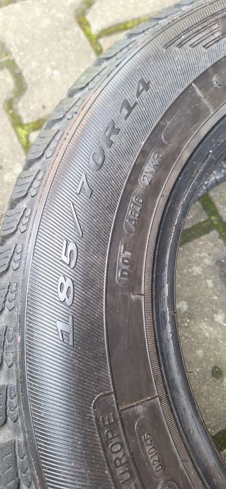 Vând 4 anvelope iarnă Debica 185/70R14