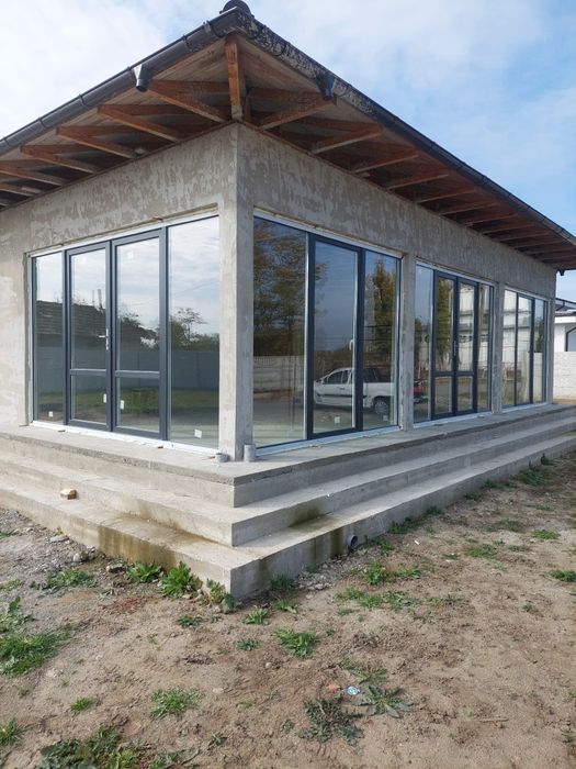 Tamplarie PVC la comanda / Rulouri la comanda