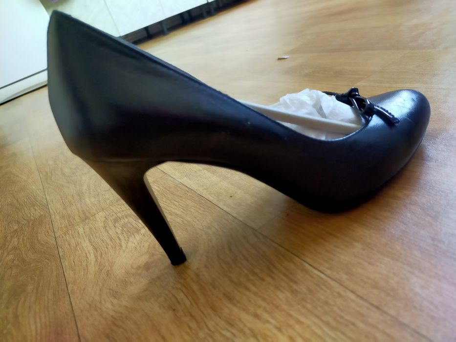 Продам кожаные туфли