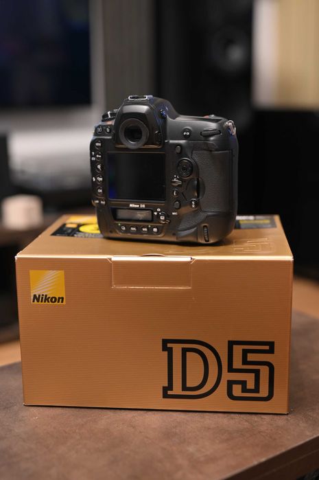 Body DSLR Nikon D5 full box