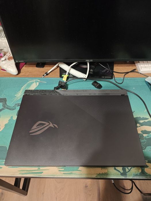 ASUS ROG Strix G713RM – Ryzen 7 6800H / RTX 3060 / 16GB DDR5 / 1TB SSD / 17.3" 144Hz