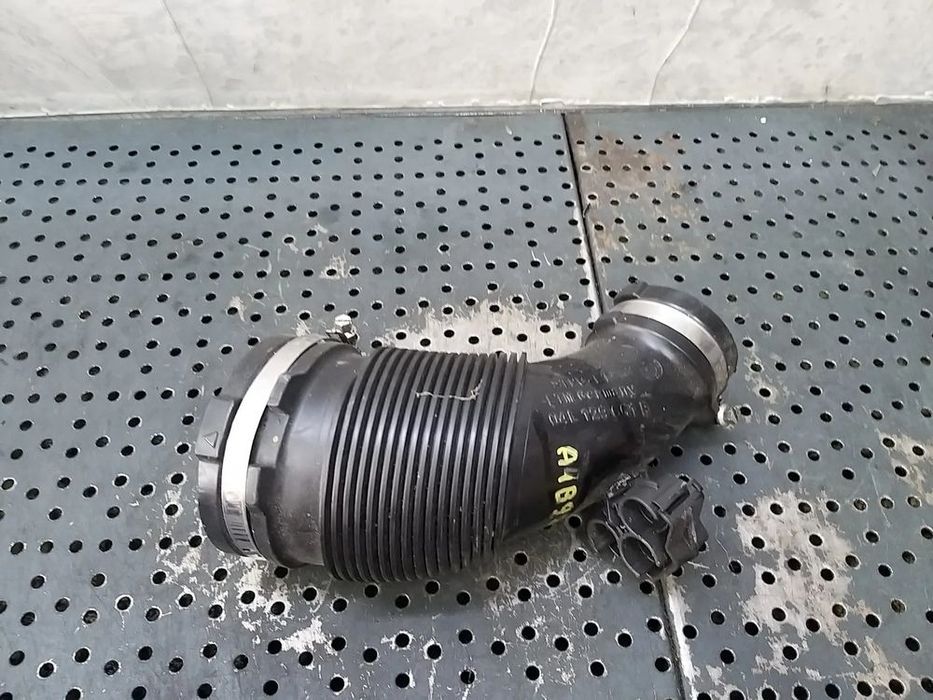 Furtun tub aer 2.0 tdi audi a4 b9 8w 04l129661b