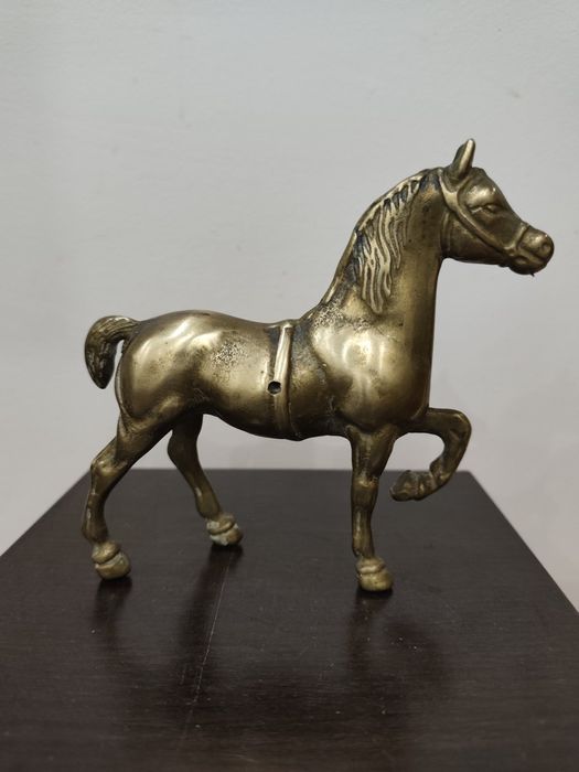 Винтидж месингова фигура на кон – масивна, ретро декорация