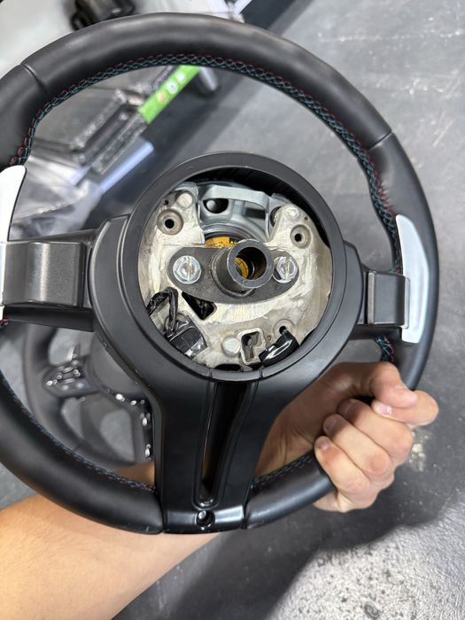Bmw carbon rul ideal holatda