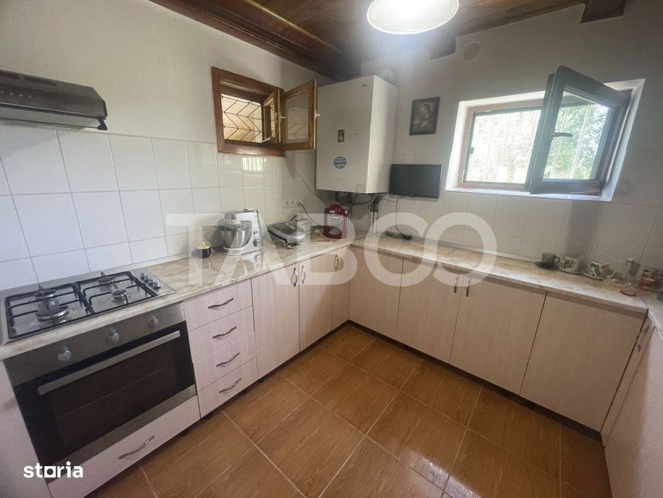 Casa individuala zona de munte 6 camere si teren 1030 mp Vale Sibiu