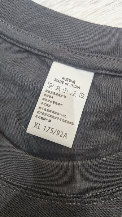 Продам футболки 2 шт.