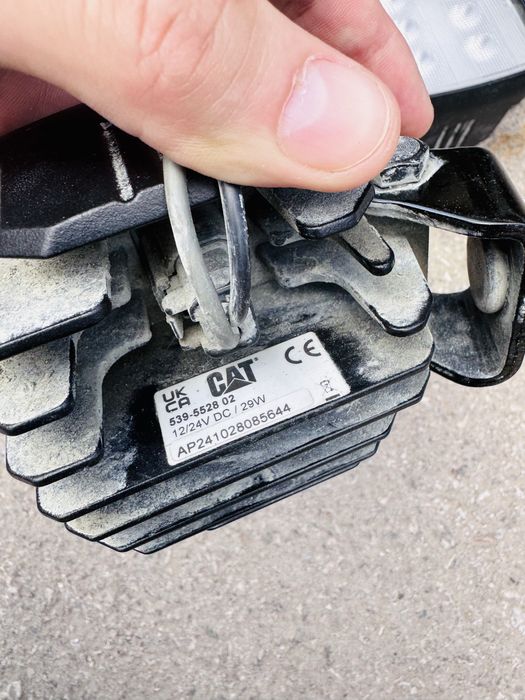 Фара cat 12/24 вольт