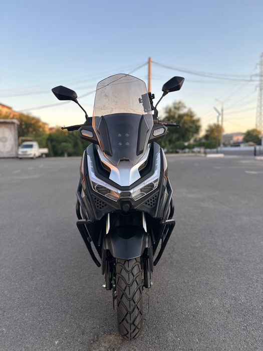 Skuter benzinli V Max doʻkonga sotuvga keldi