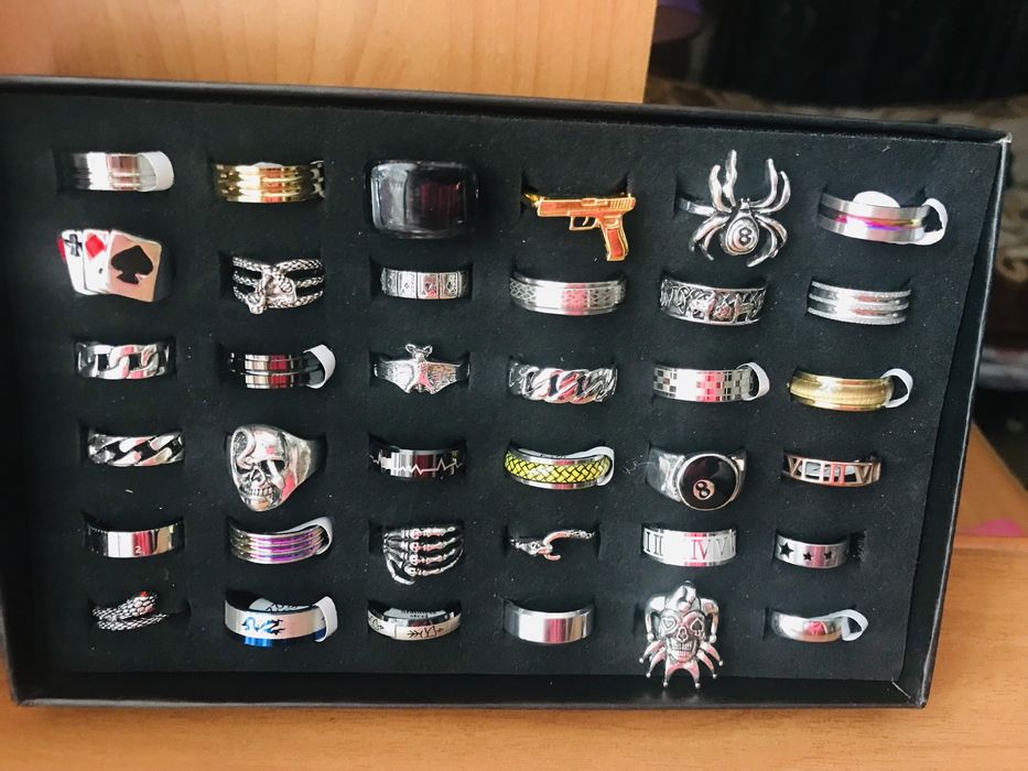 Модные мужские кольца на выбор