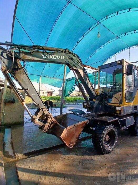 Ekskovator VOLVO 55-talik sotilyapti, toza koreya