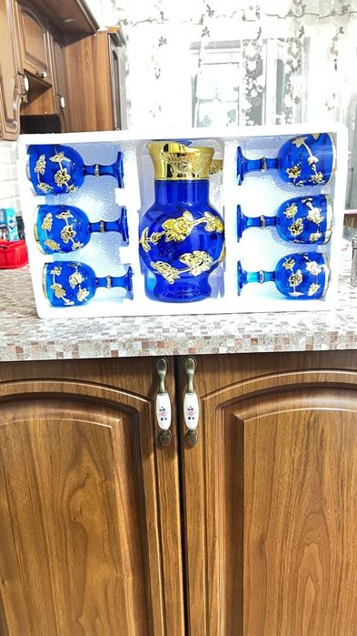 Графин со стаканами новый продам