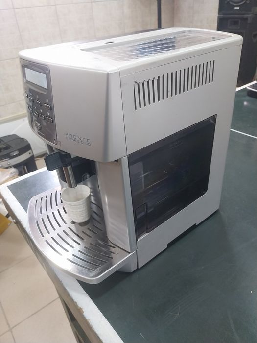 Expresor Delonghi Magnifica