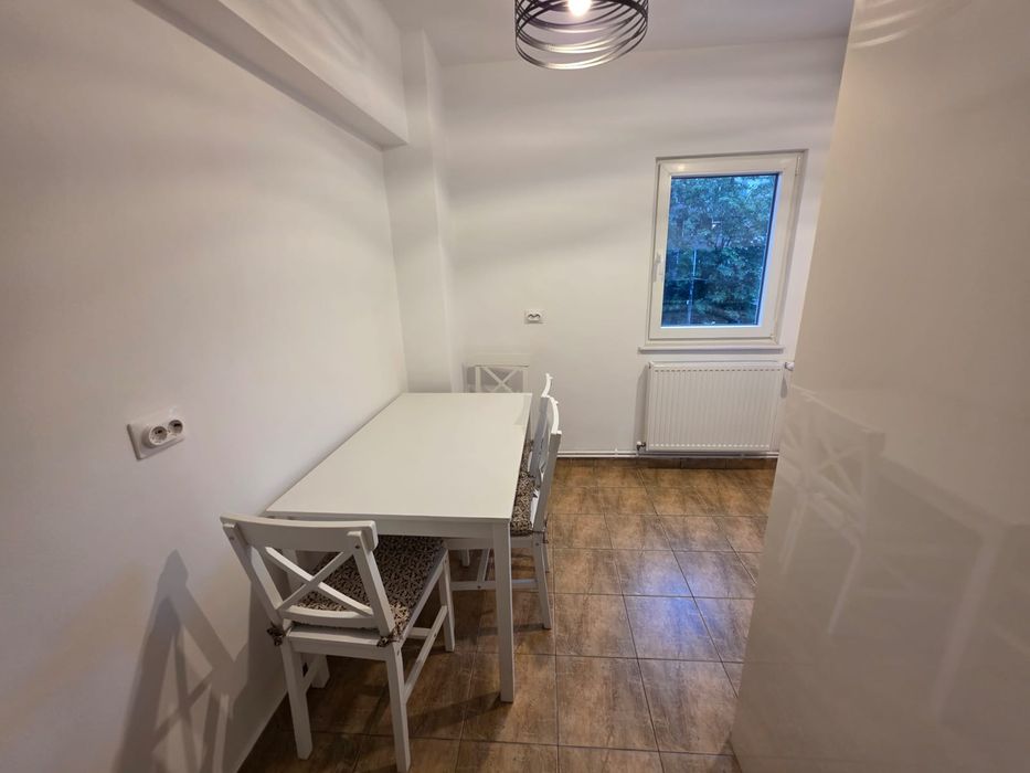 Închiriez apartament banatului