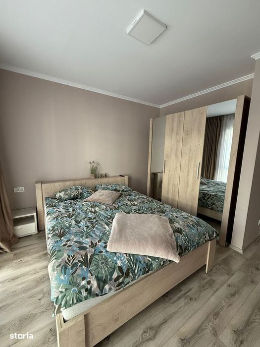 Închiriez apartament cu 3 camere