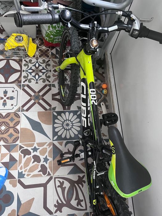 Bicicleta cube 20 copii 4-8 ani.