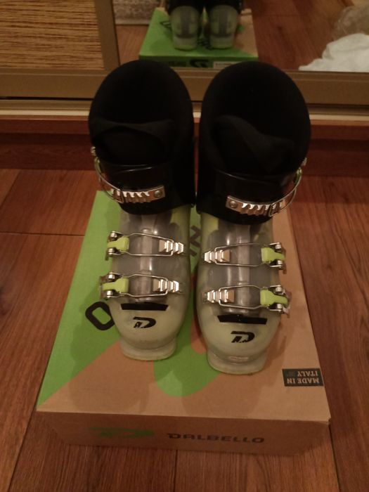 Продам лыжные ботинки