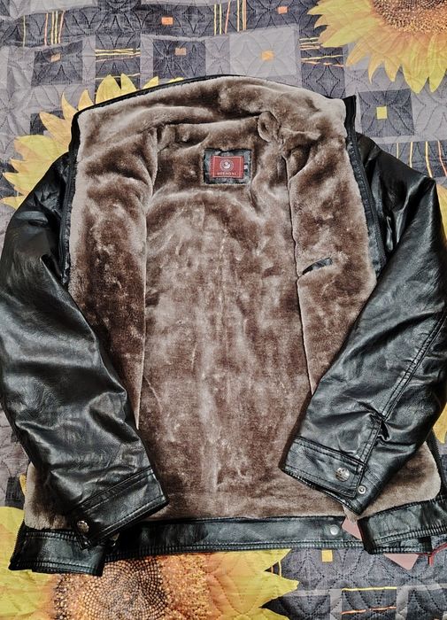 Продам кожаную куртку