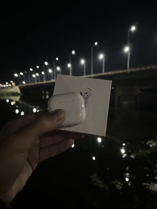 AirPods 4 Premium