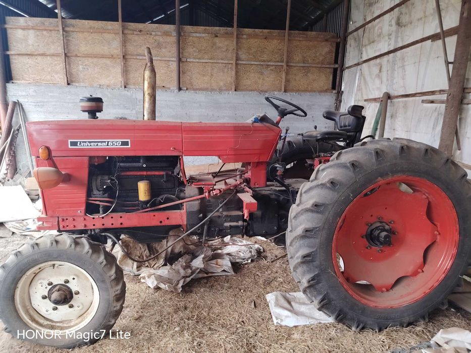 Vând piese John Deere