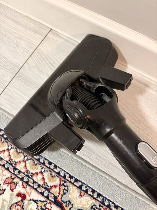 продам вертикальный пылесос BOSCH