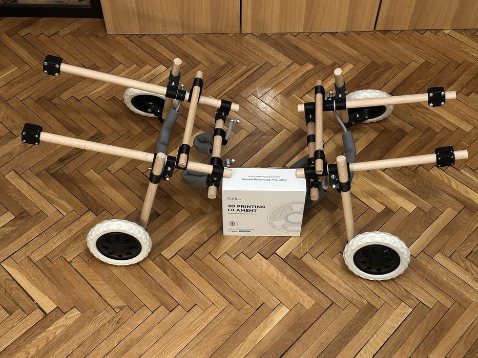 Carucior catei paraplegici