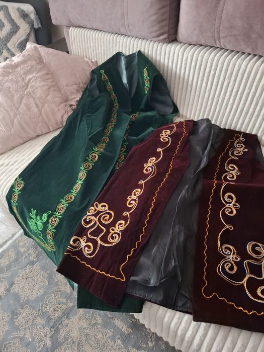 Продам камзолы нарядные