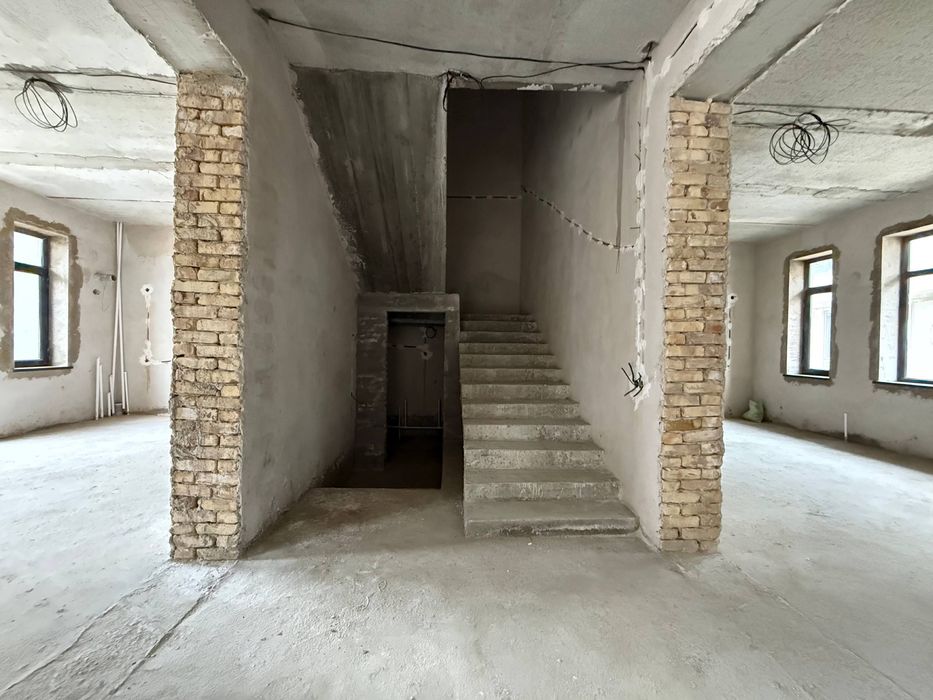 Rasrochkaga 7 ta kottedjlar sotuvda