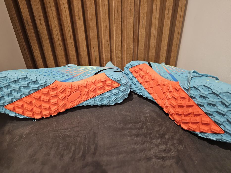 Vand adidasi fotbal NOI.