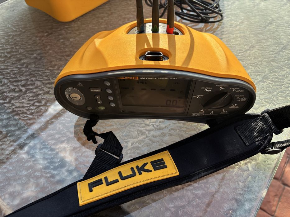 Fluke 1663 tester