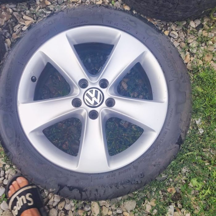 Vând jante aliaj originale Vw  R17 cu cauciucuri vara