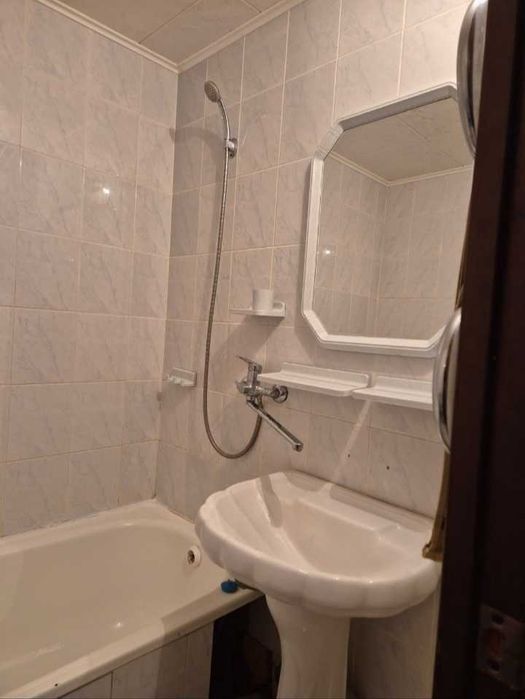 Продам 2к.кв. рядом БСМП. 4-этаж