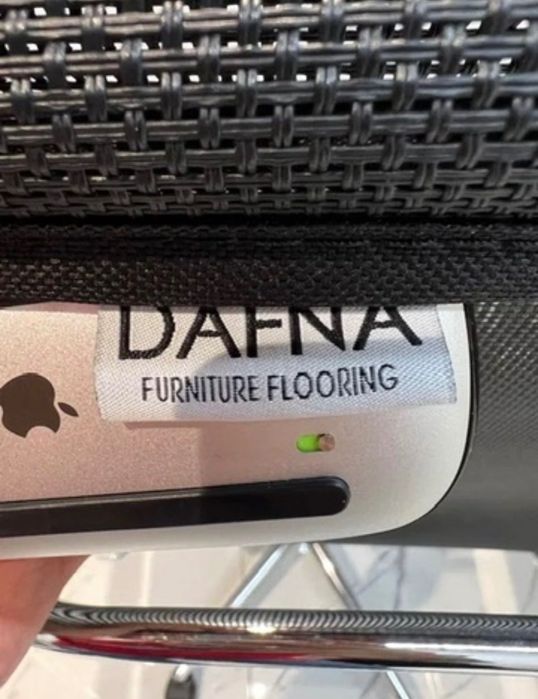 Продаю компьютерный стол и кресло от DAFNA