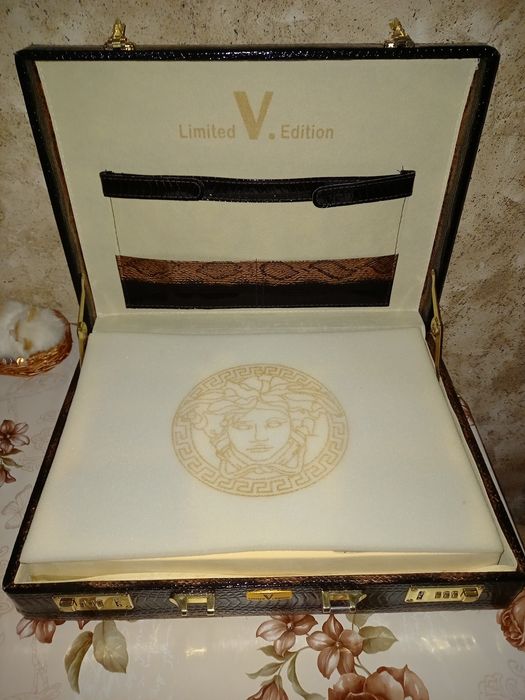 Limited V Edition луккозни прибори за хранене  72части