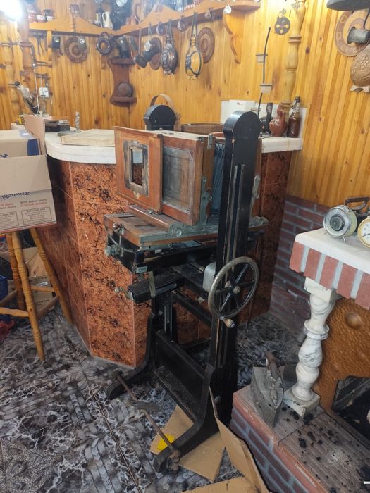 Фотоапарат статив ретро