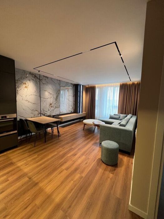 Продавам двустаен в Младост 4 до Бизнес парк