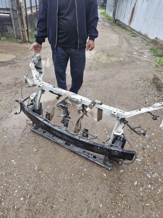 Запчасти на Естима