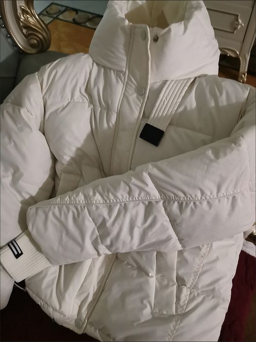 Продам куртку женскую