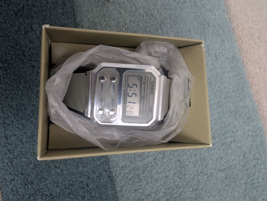Часовник Casio A100WEF-8AEF нов сив/зелен