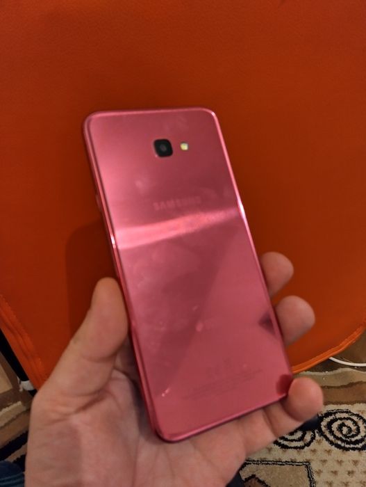 Vând Samsung J4+