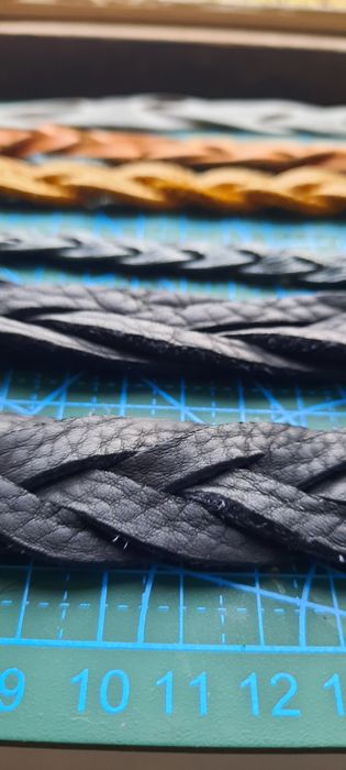 Brățări împletite din piele naturală