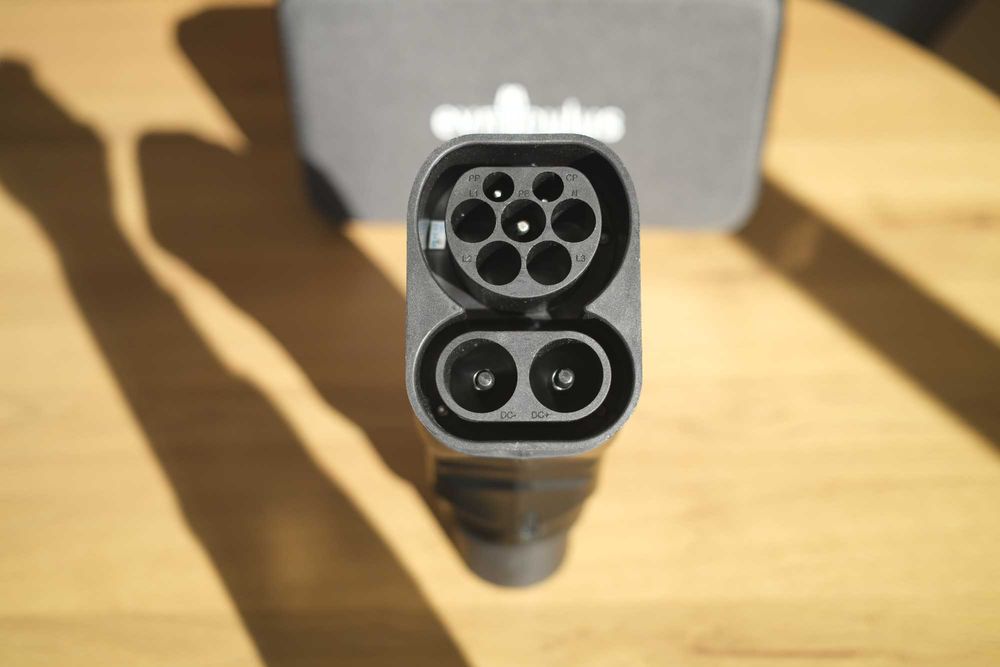 Адаптер CCS2-GBT (300А DC) Китайски EV Преходник VW iD BYD Tesla