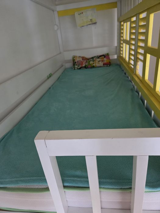 De vânzare pat căsuța, pentru copii