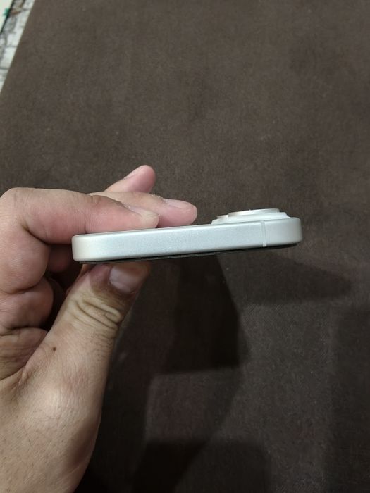 Продам IPhone 16 128gb белый