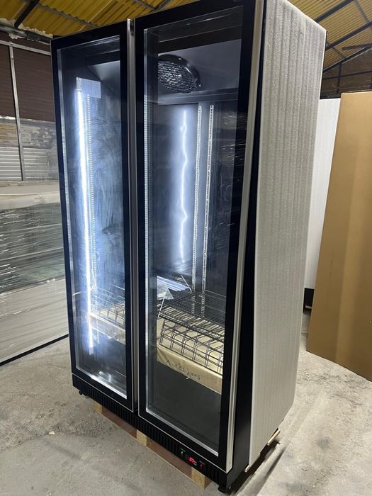 Vitrina frigorifica cu 2 usi lumina led verticala