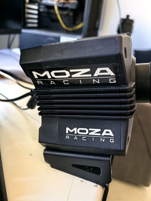 Игровой руль Moza r5 V2