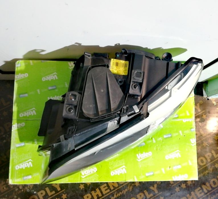 Фар фарове за BMW 3 E92 E93 / БМВ Е92 Е93 Facelift