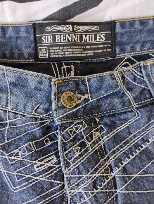 Маркови дрешки само тук