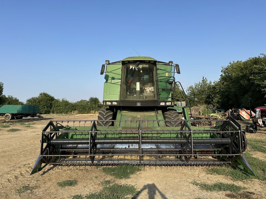 Combina john deere 2056